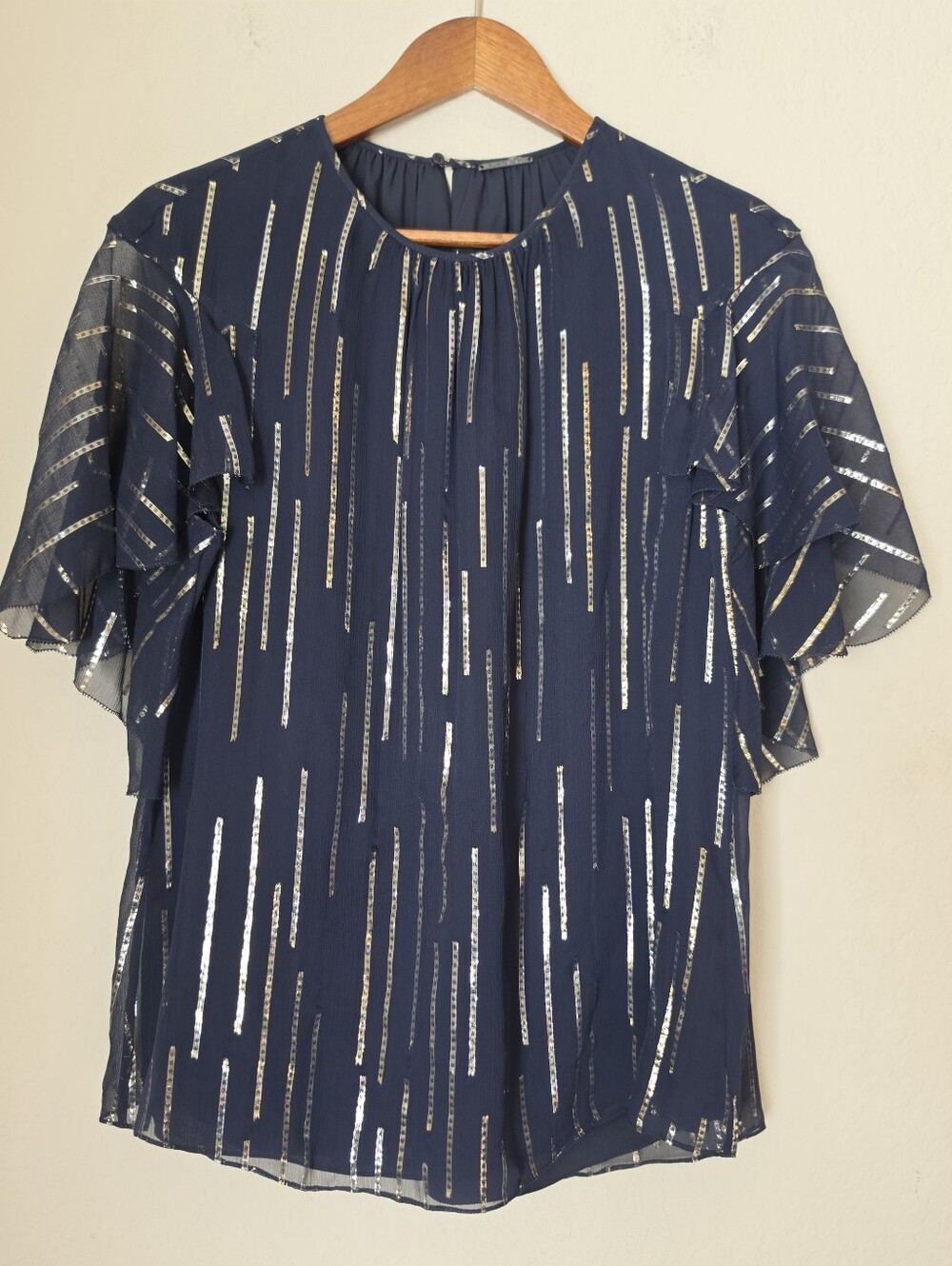 NWT Elie Tahari Silk Blouse Womens Size Medium Black Gold Foil Shimmer Stripes
